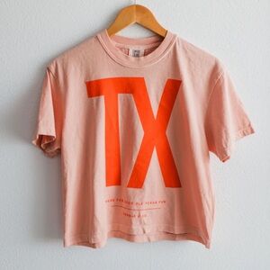 NWT Ramble & Co. Texas Coral/Peach Boxy Cropped Tee with Orange TX